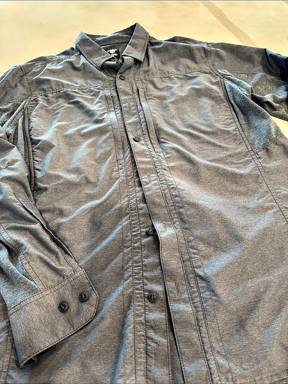 Kuhl Renegade Shirt Button Down Shirt in blue Size Medium